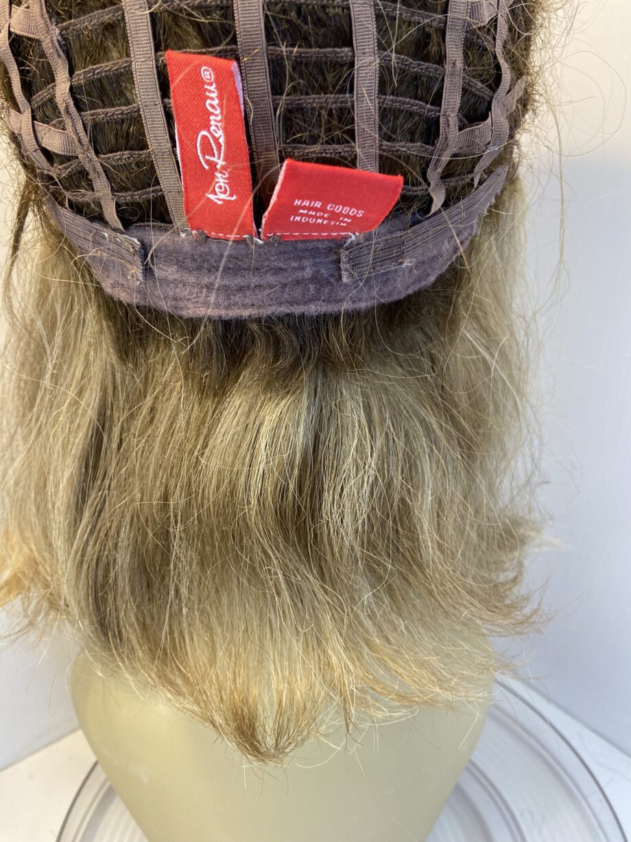 Blonde mid length wig. Blms614