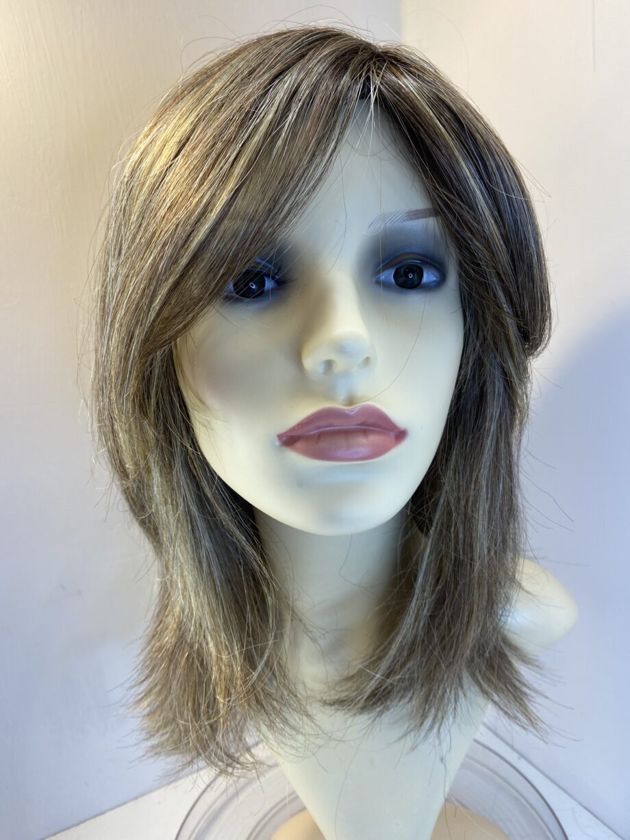 Long brown Ellen Wille wig. Brls615