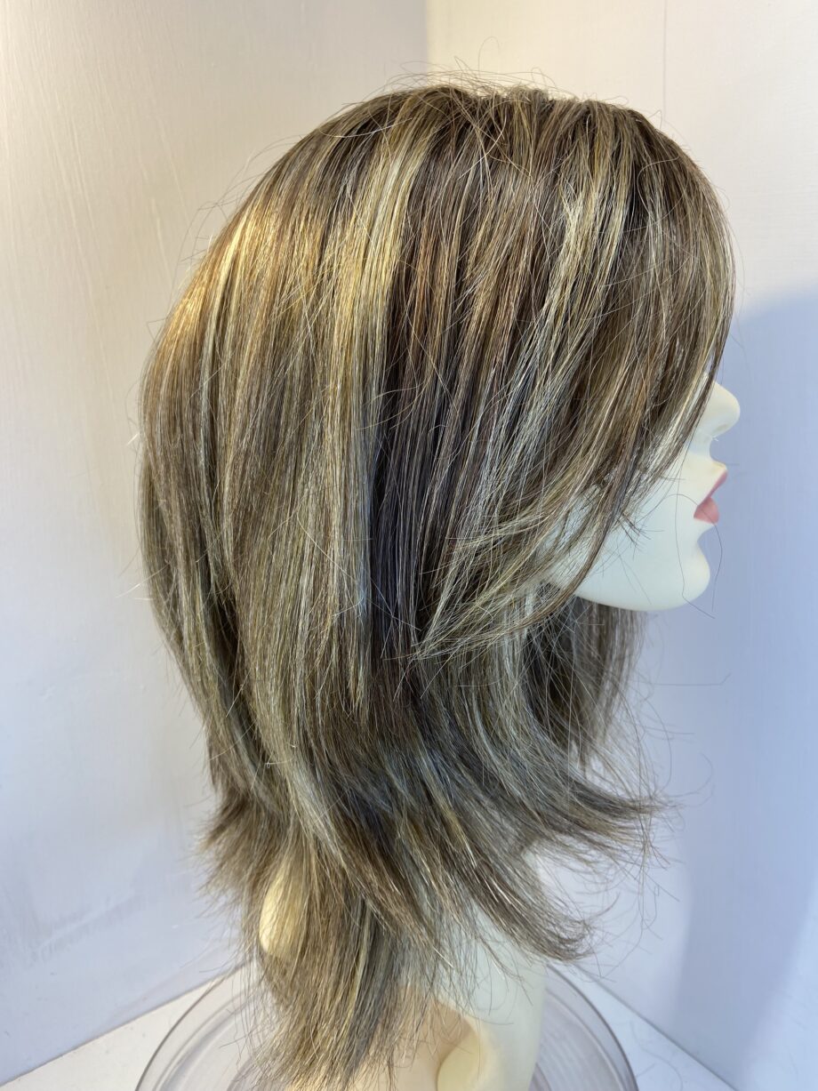 Long brown Ellen Wille wig. Brls615