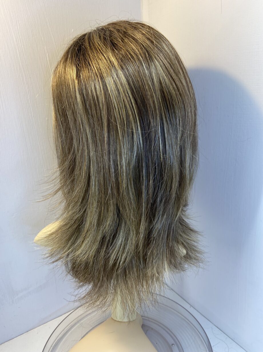 Long brown Ellen Wille wig. Brls615