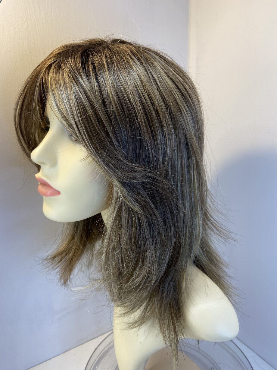 Long brown Ellen Wille wig. Brls615