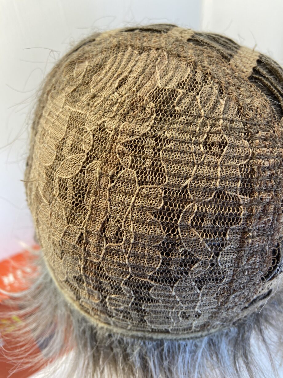 Light brown/blonde boxed wig. Bbrss478