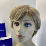 Blonde short wig. Bblss479