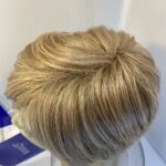 Blonde short wig. Bblss479
