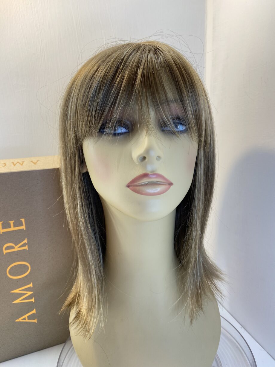 New long blonde Amore wig. Bblls481