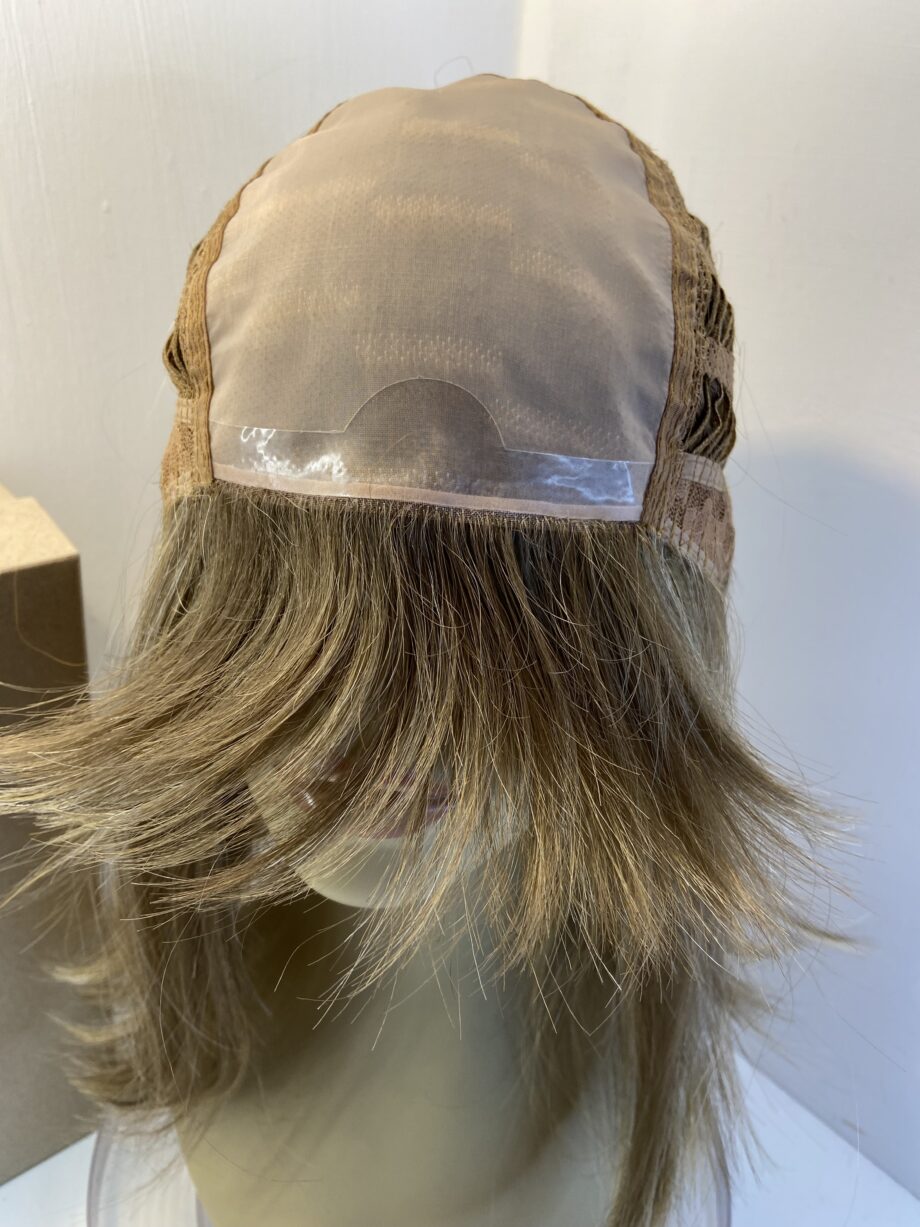 New long blonde Amore wig. Bblls481