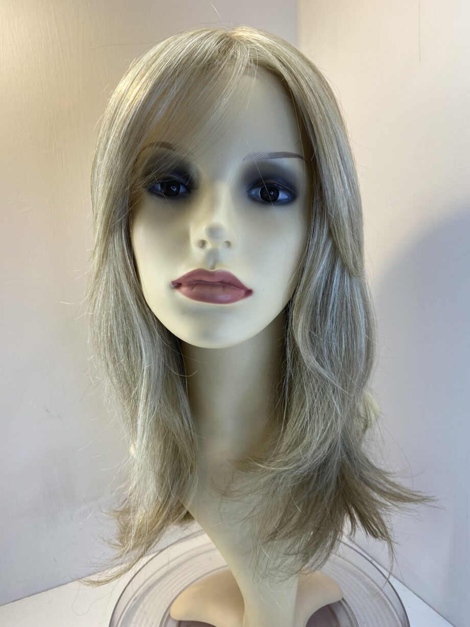 Stylish Long blonde Jon Renau wig. Blls716