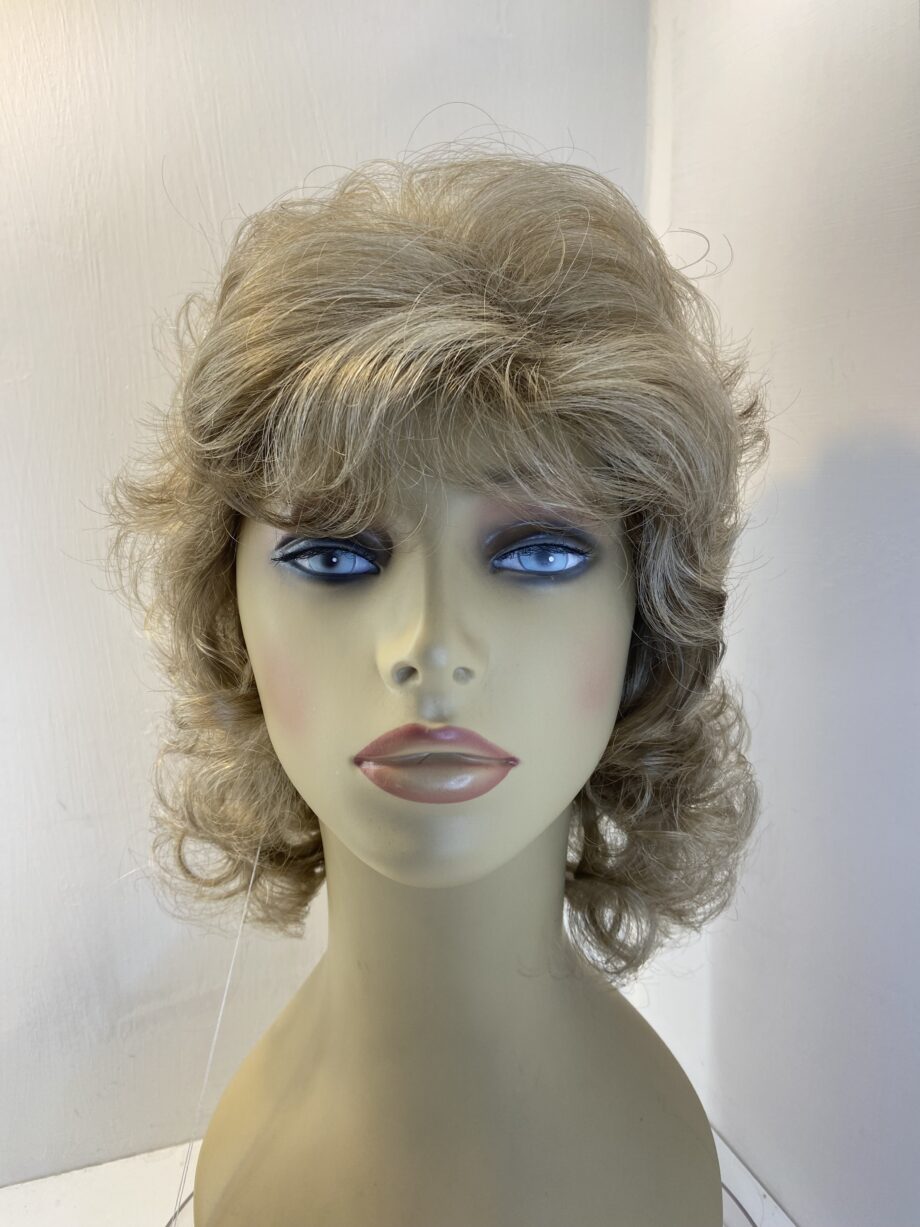 New Blonde long curly designer boxed wig. Bbllc476
