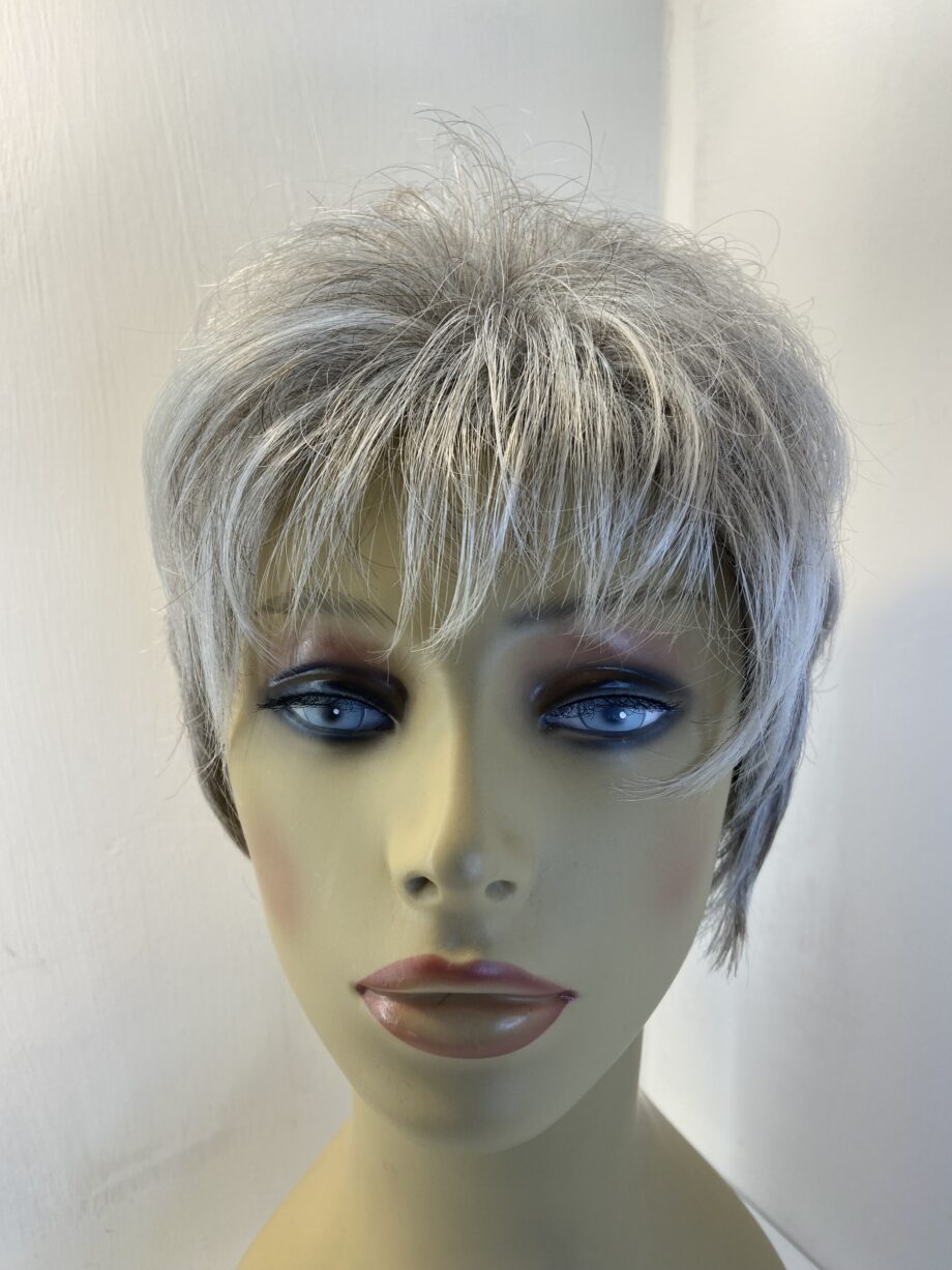 Silver grey short wig. Gss719