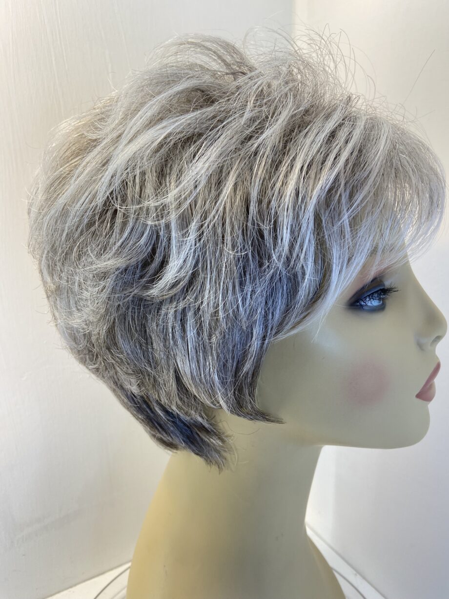 Silver grey short wig. Gss719
