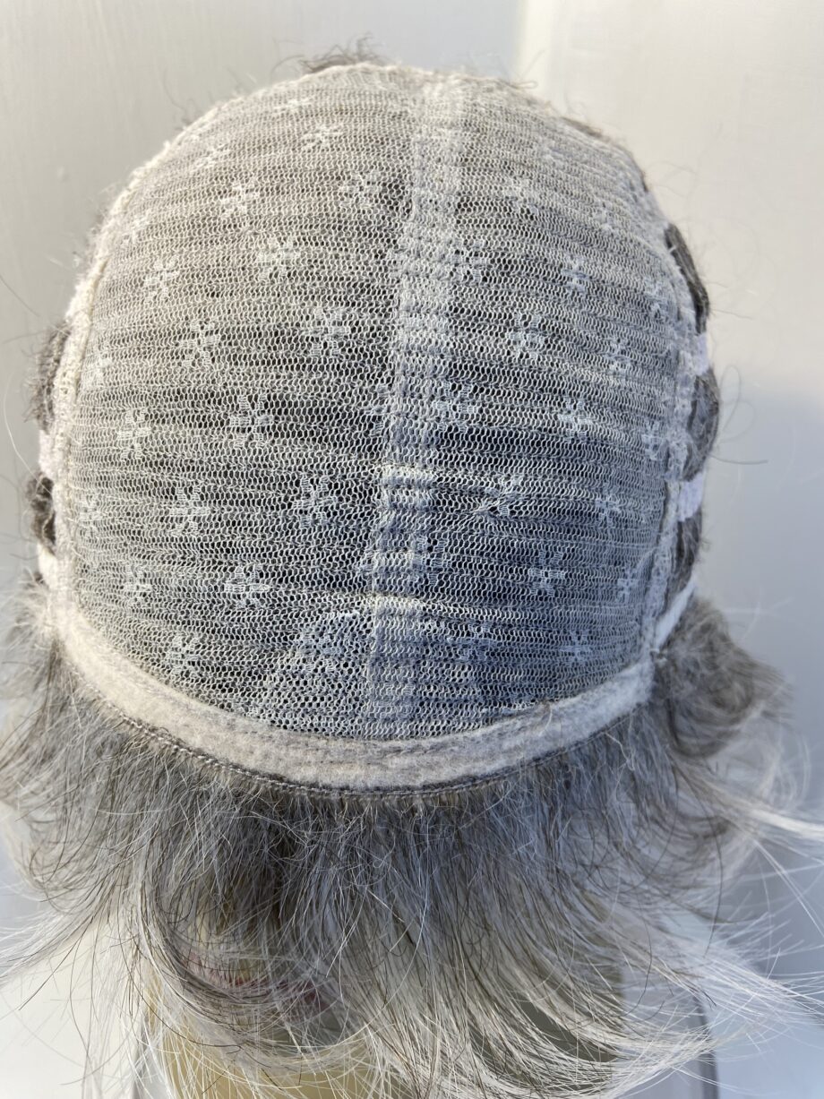 Silver grey short wig. Gss719