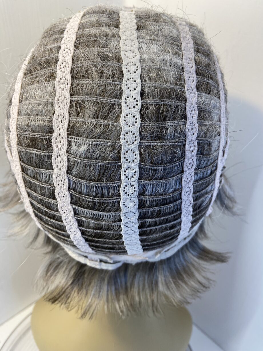 Silver grey short wig. Gss719