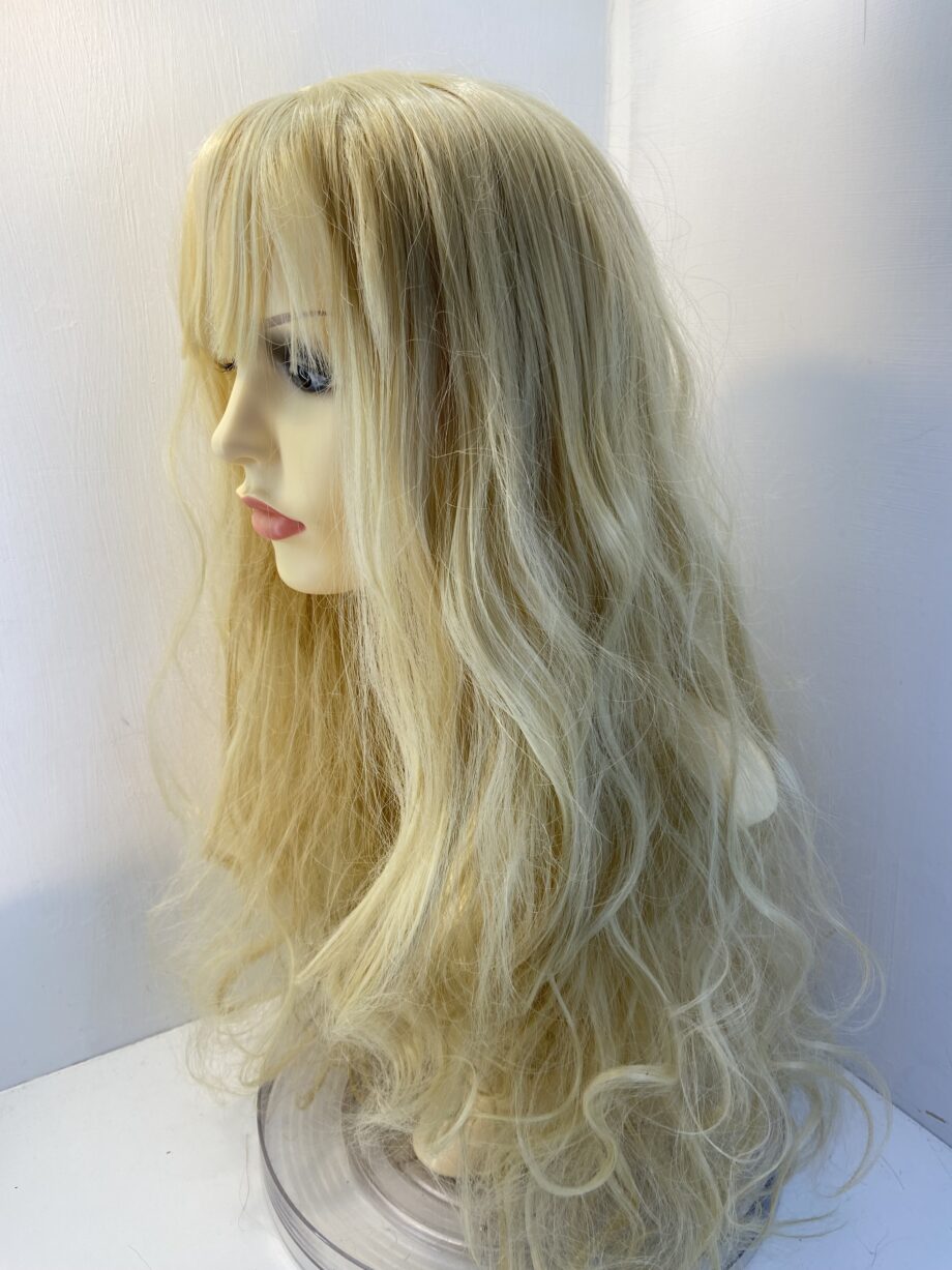 Very long blonde wig. Bllc720