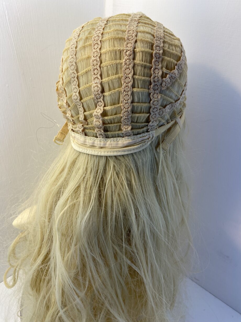 Very long blonde wig. Bllc720