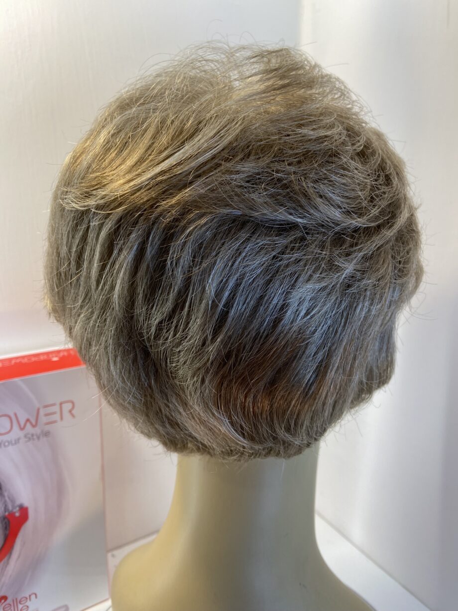 Boxed as new blonde designer short wig. Bblsw481