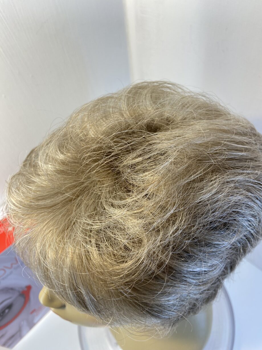 Boxed as new blonde designer short wig. Bblsw481
