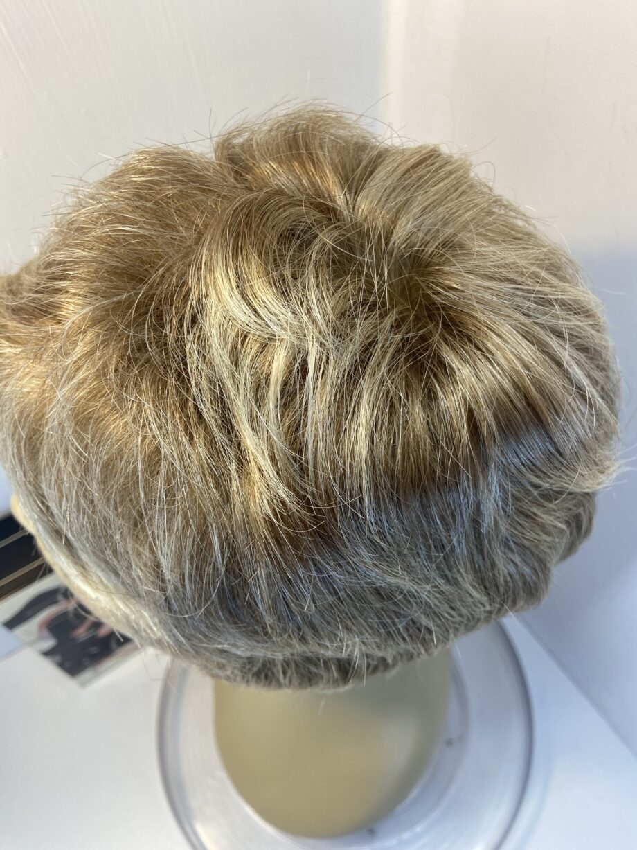 New blonde short Dimples wig. Bblss481