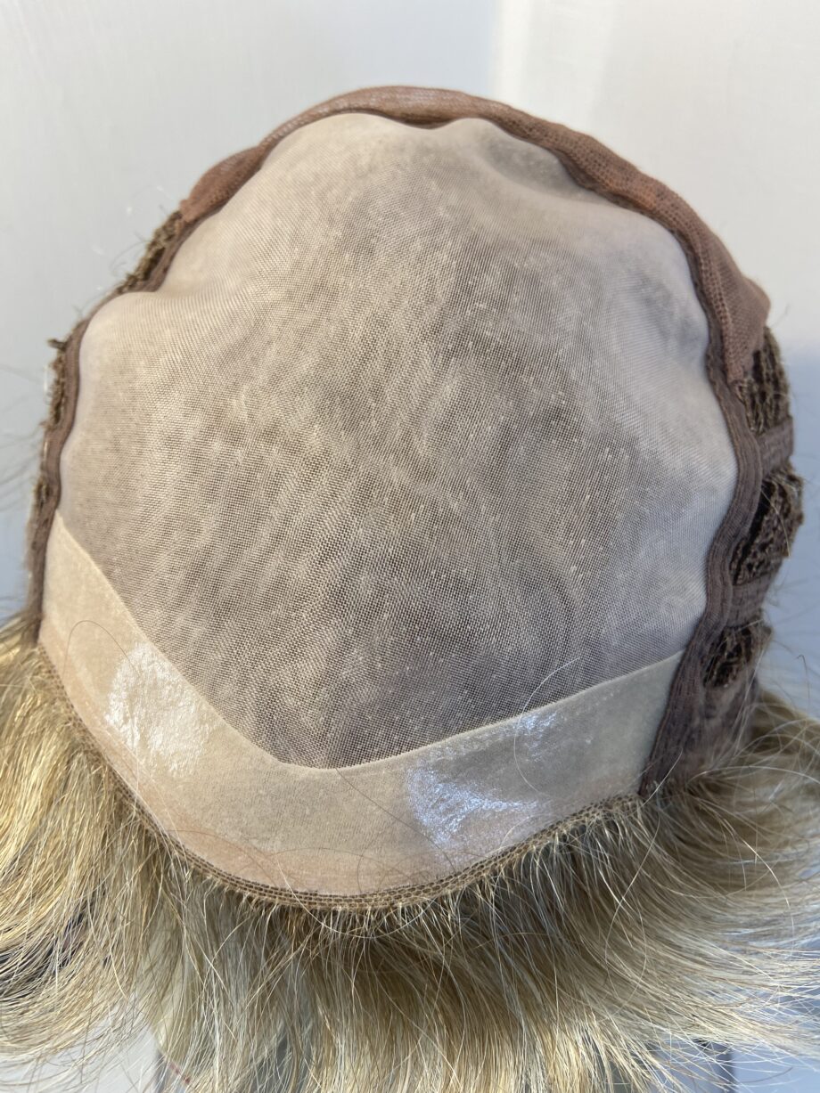 New blonde short Dimples wig. Bblss481
