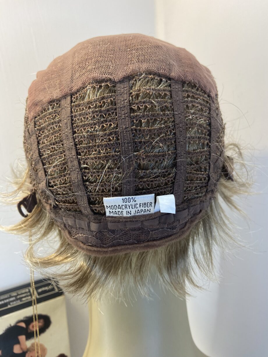 New blonde short Dimples wig. Bblss481