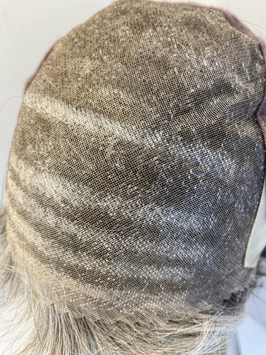 Gisela Mayer light brown short wig. Brss727