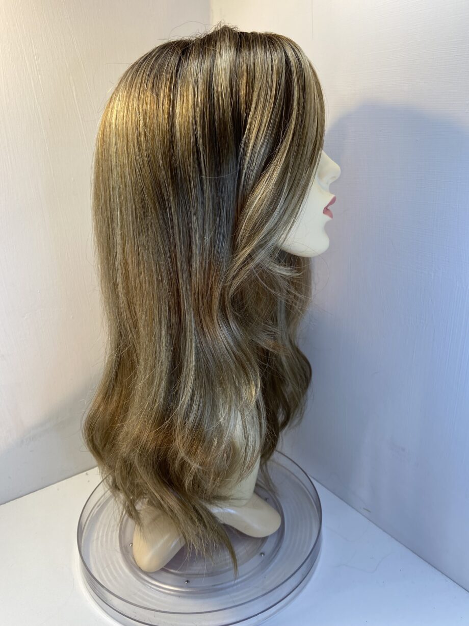 New blonde long Rene of Paris wig. Bbrls482