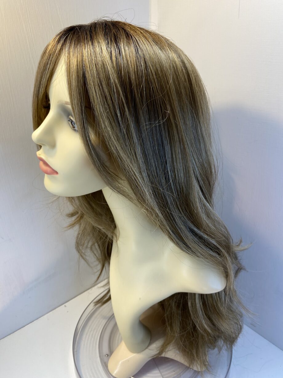 New blonde long Rene of Paris wig. Bbrls482