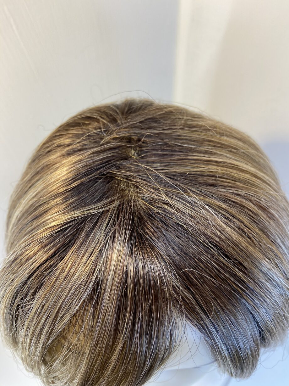 New blonde long Rene of Paris wig. Bbrls482