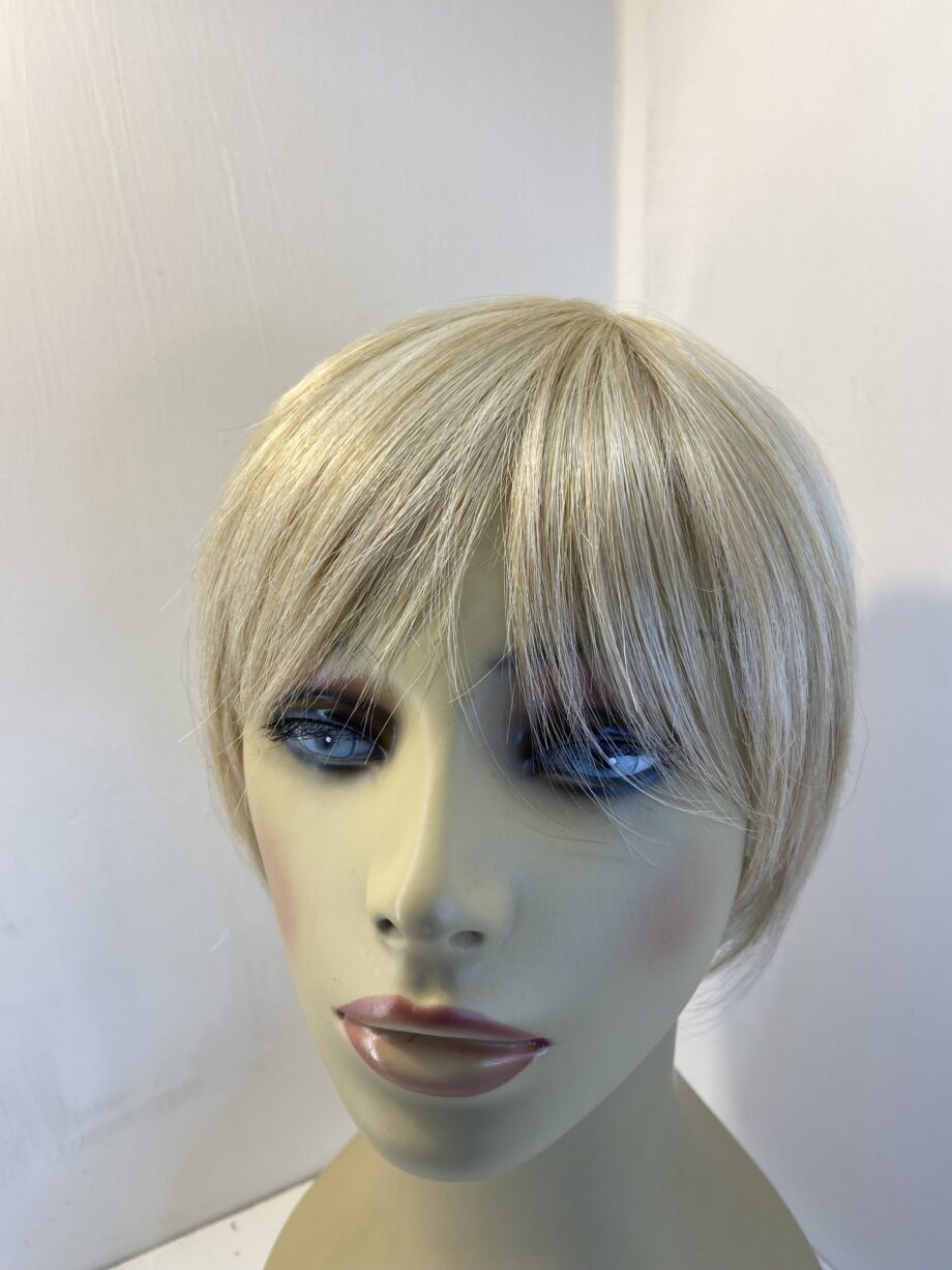 Blonde Rene of Paris wig. Bkms820