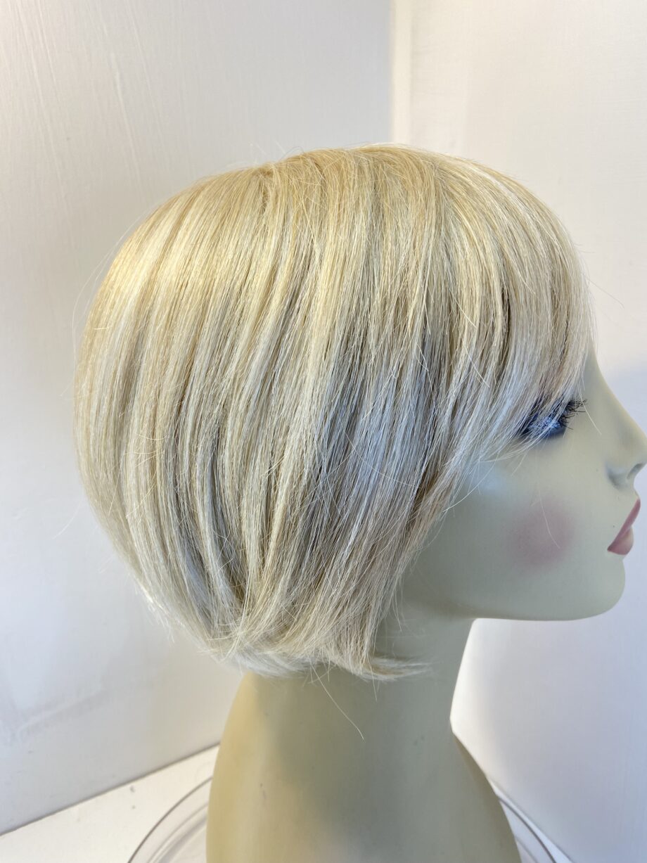 Blonde Rene of Paris wig. Bkms820