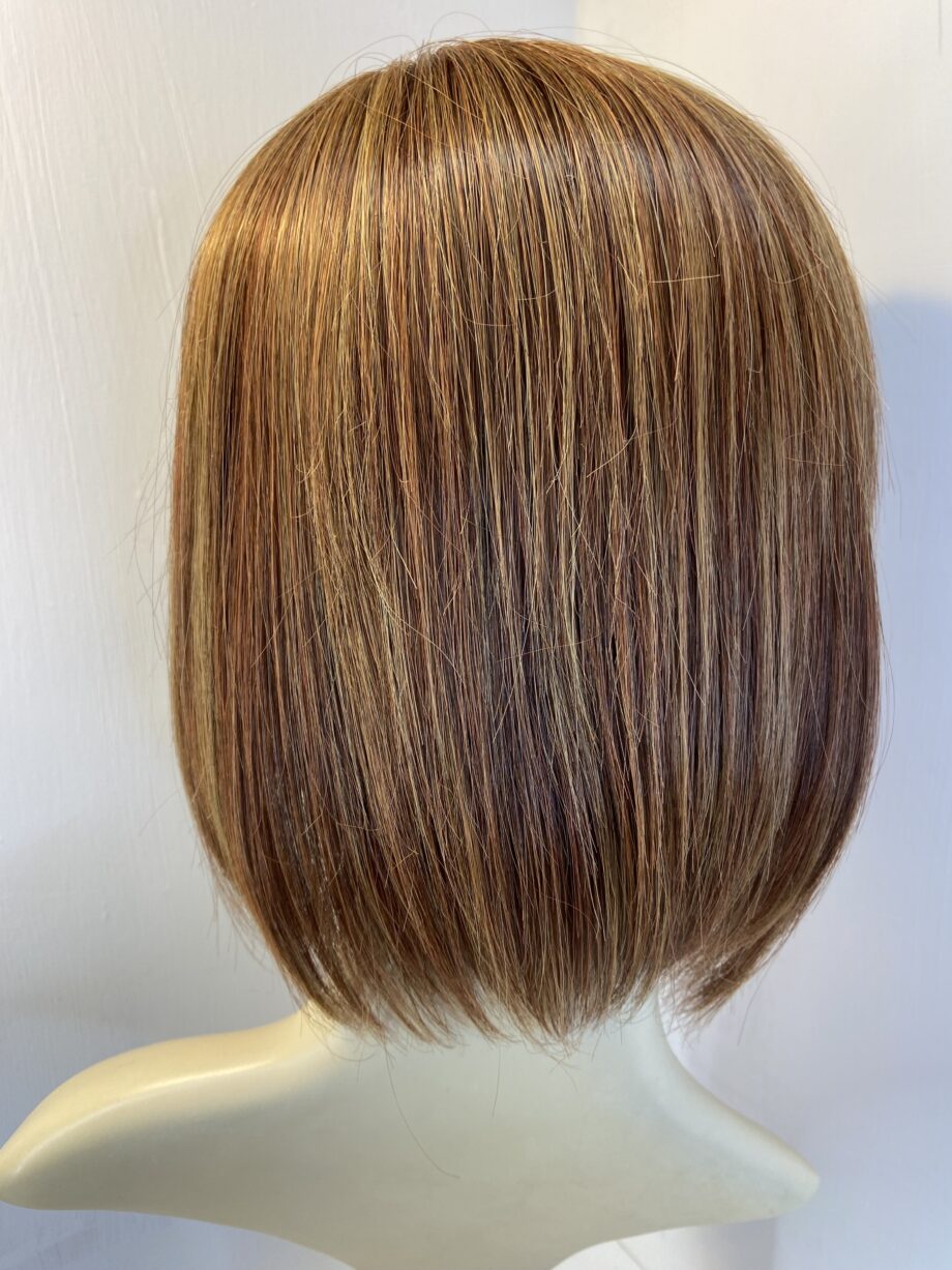Beautiful brown mid length wig. Brms821