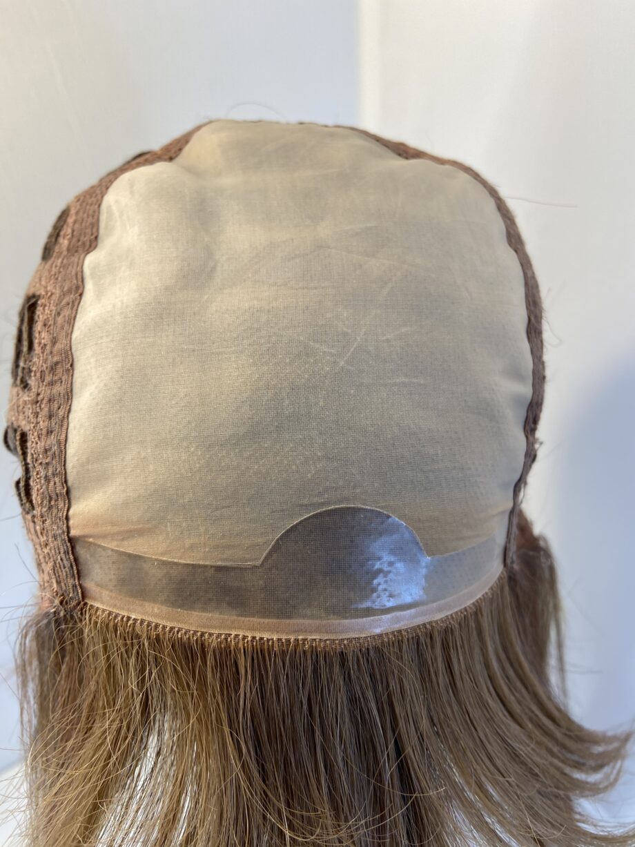 Beautiful brown mid length wig. Brms821