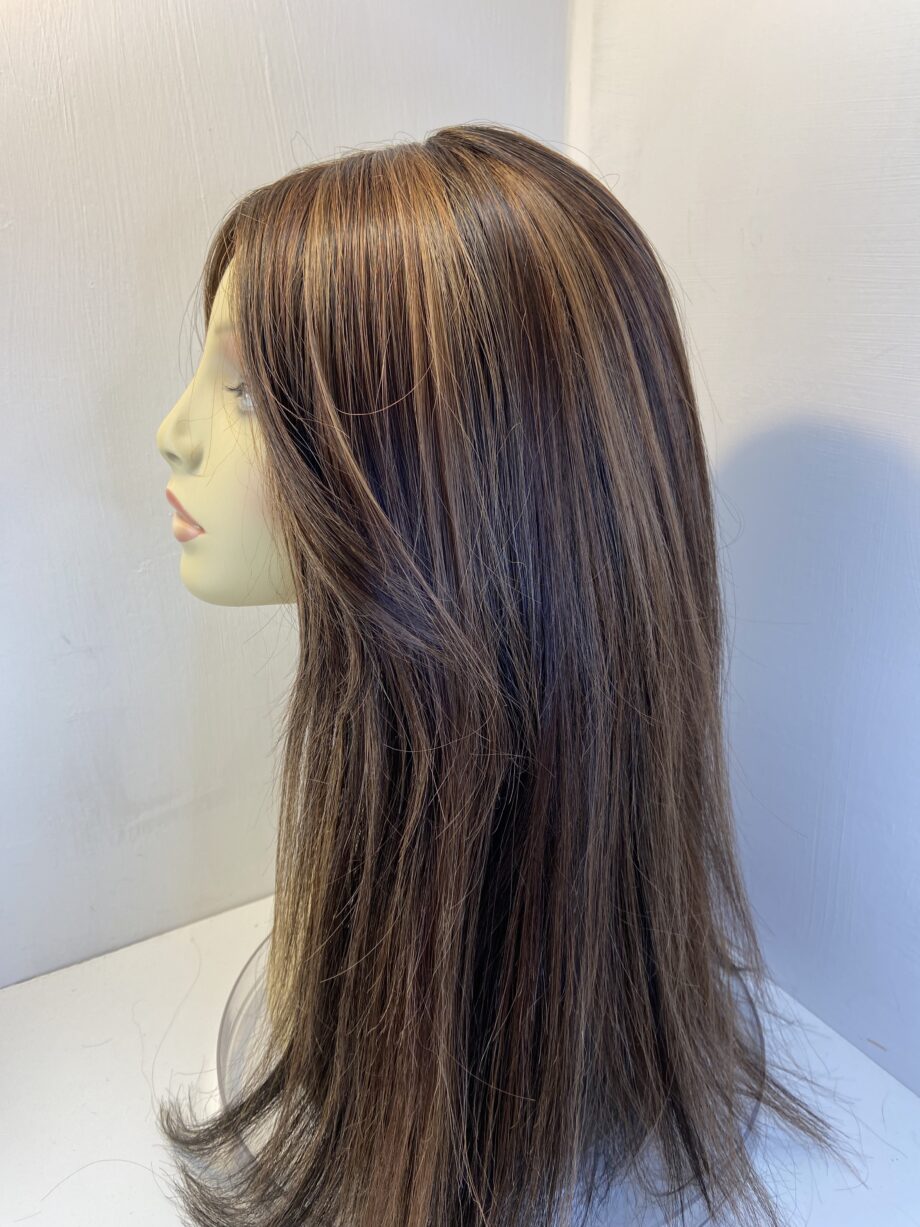 Extra long brown wig. Brls802