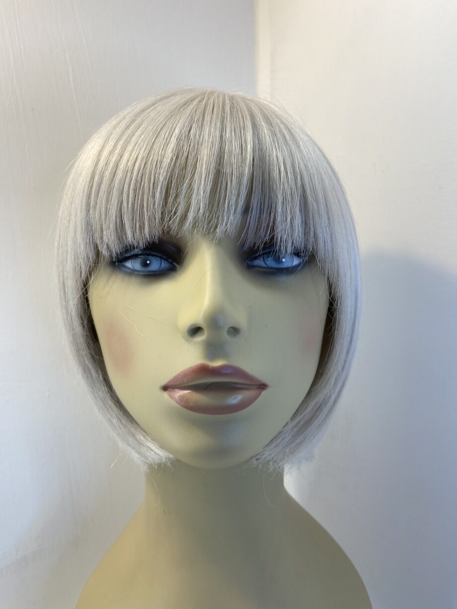 Silver white mid length wig. Sms803