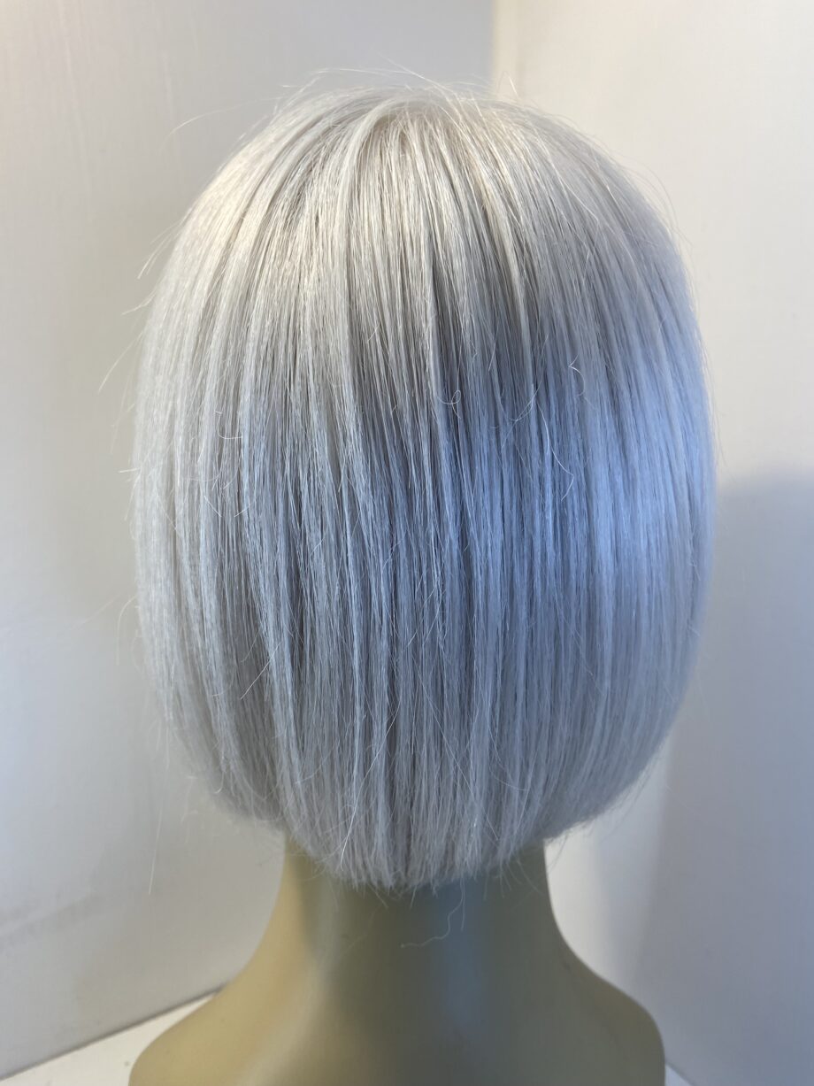 Silver white mid length wig. Sms803