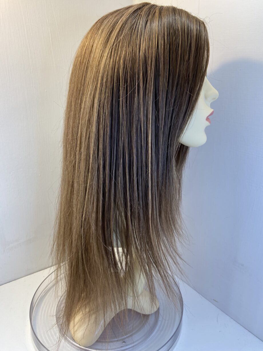 Extra long pre loved brown wig. Brls804