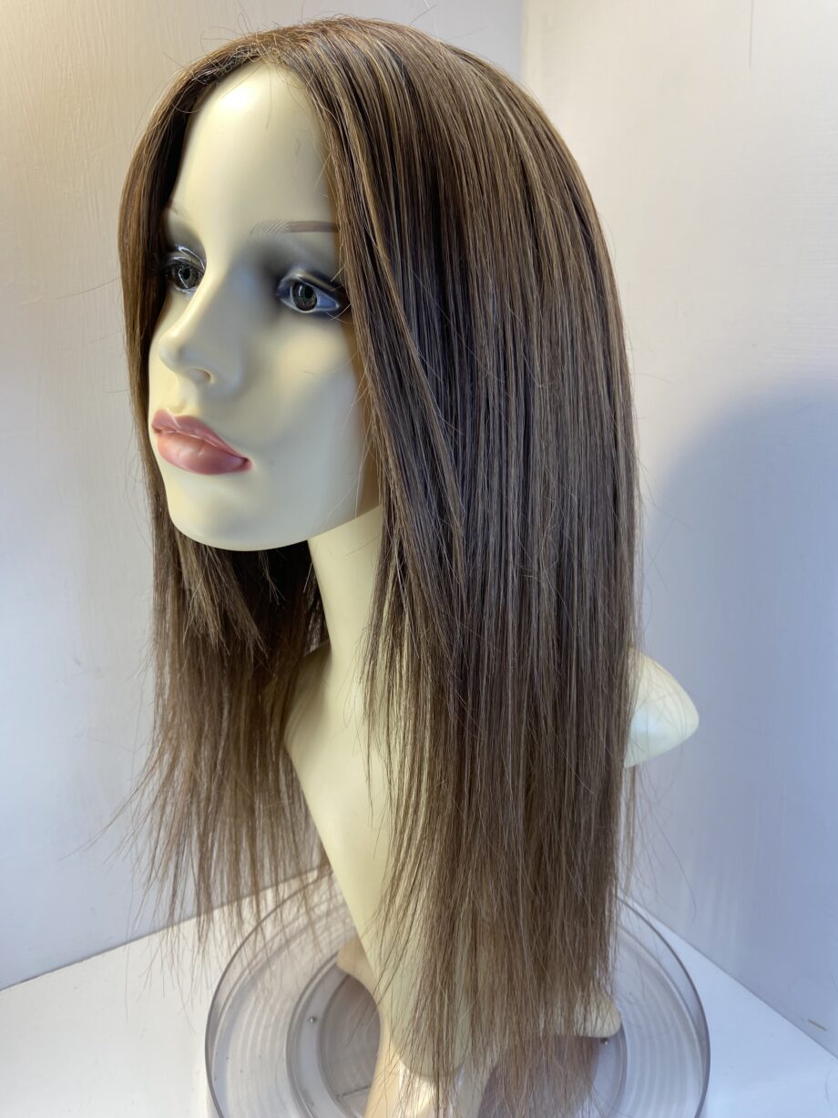 Extra long pre loved brown wig. Brls804