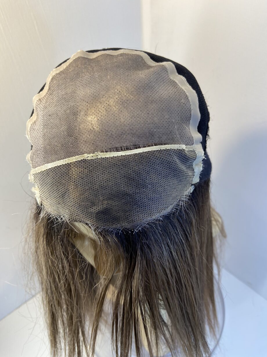 Extra long pre loved brown wig. Brls804