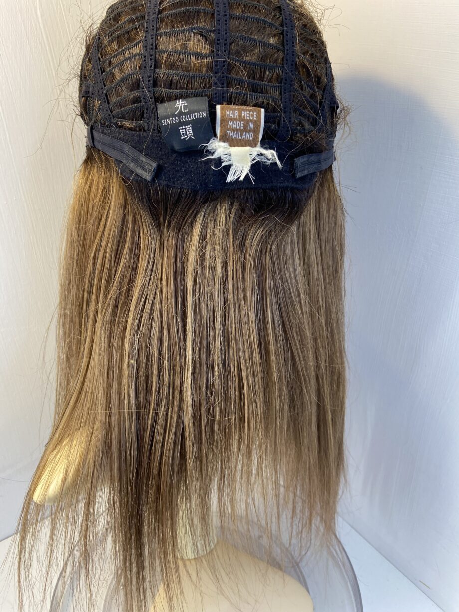 Extra long pre loved brown wig. Brls804