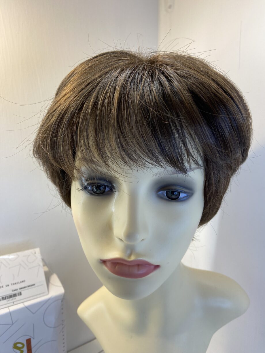 New short Noriko ginger brown boxed wig. Bbrss483