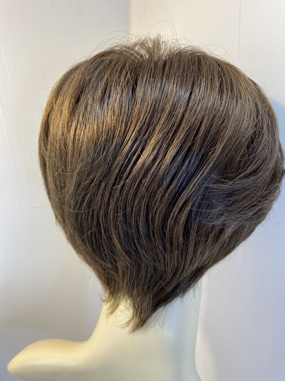 New short Noriko ginger brown boxed wig. Bbrss483