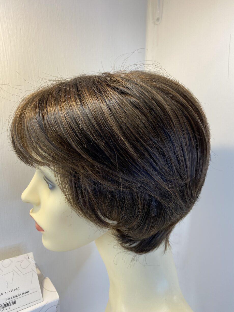 New short Noriko ginger brown boxed wig. Bbrss483