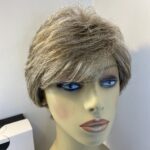 Stylish blonde new designer donated wig. Bblsw484
