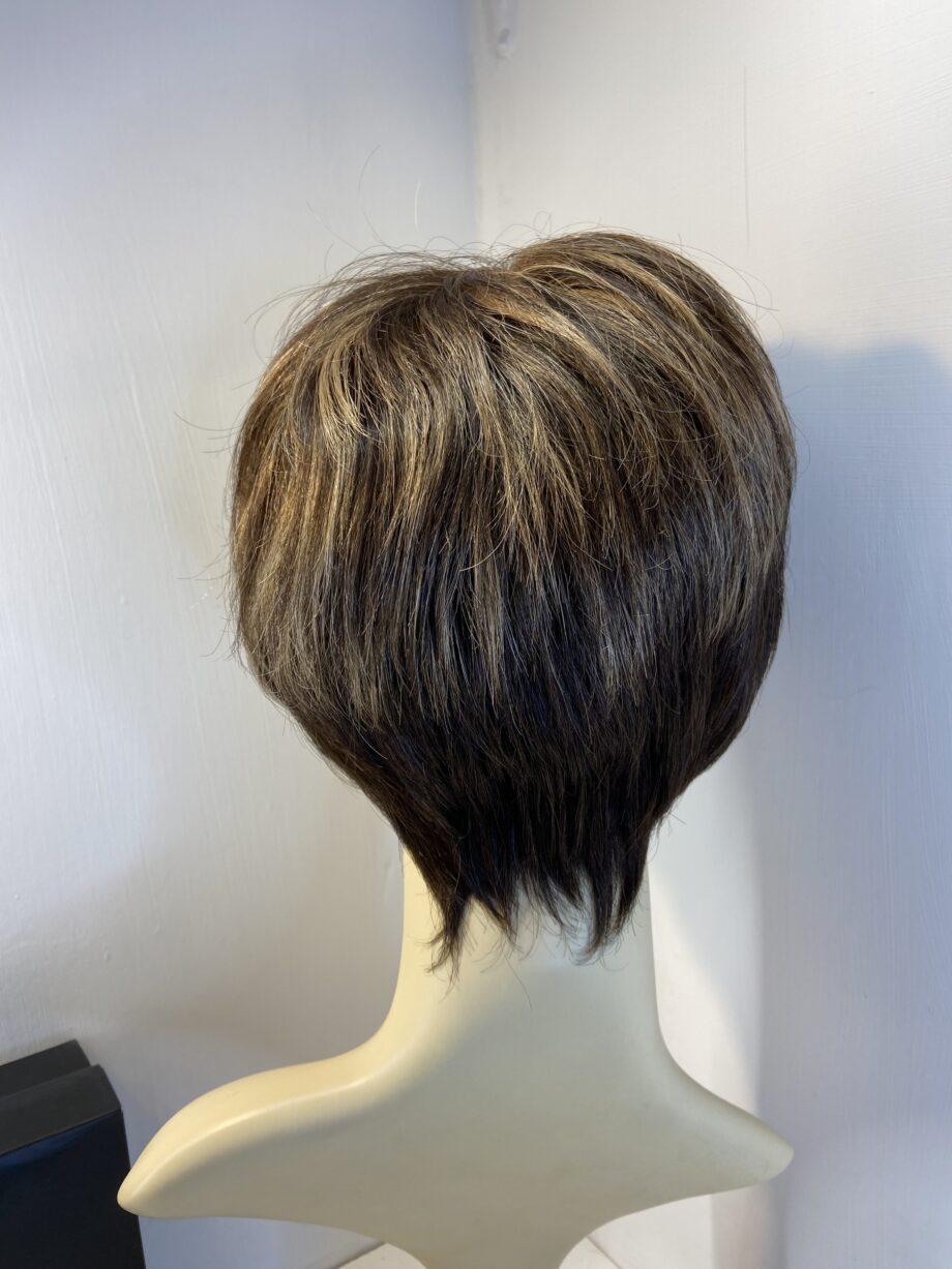 Sentoo collection new brown wig. Bbrss486