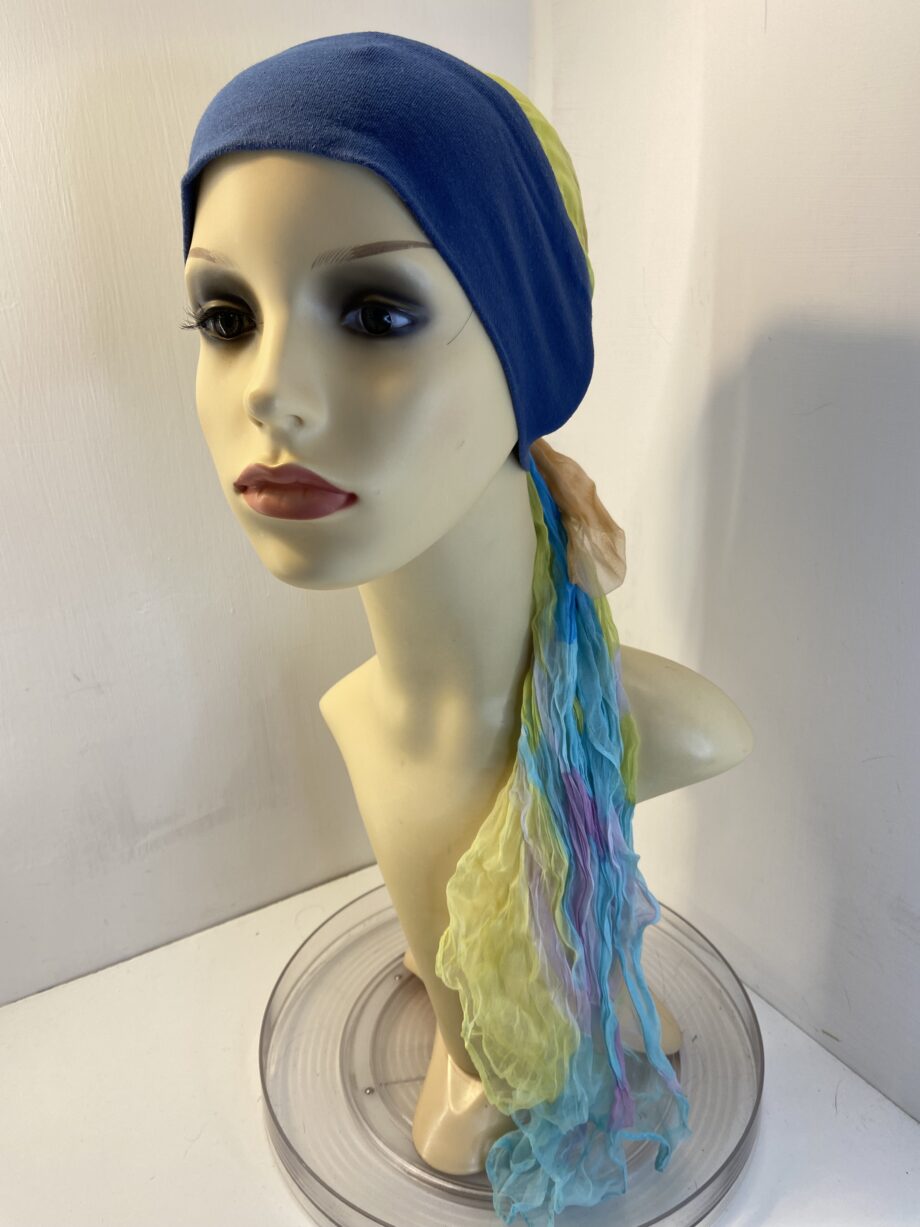 Light colourful head wear. 120