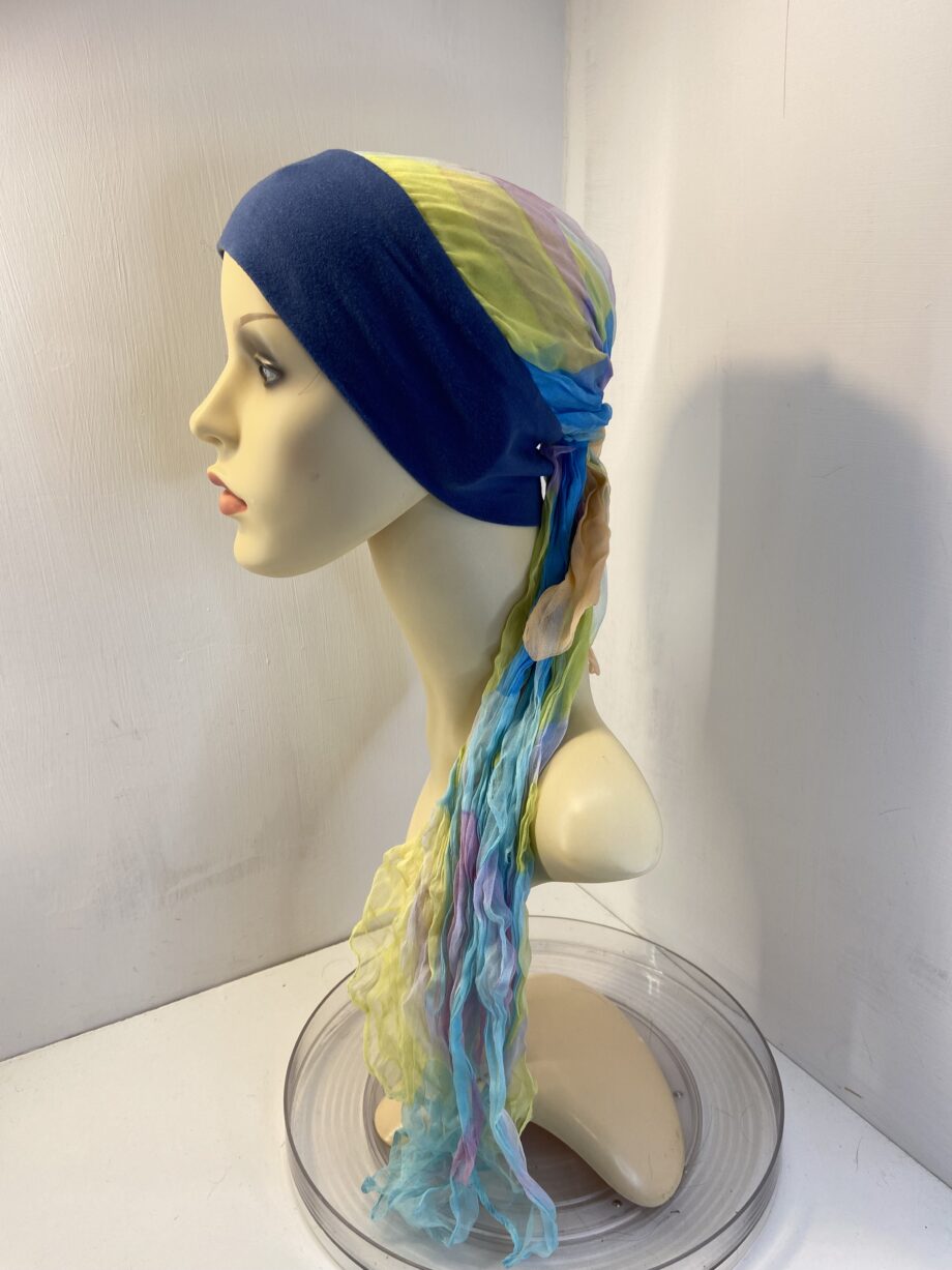 Light colourful head wear. 120