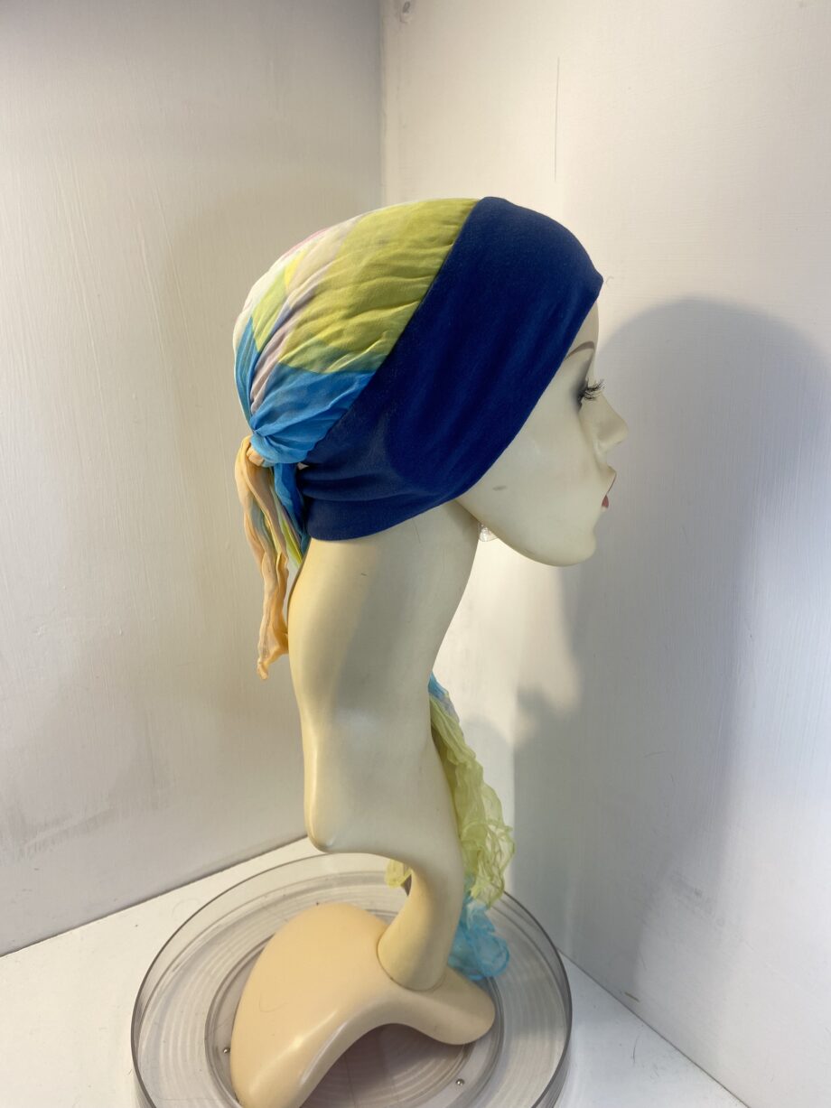 Light colourful head wear. 120