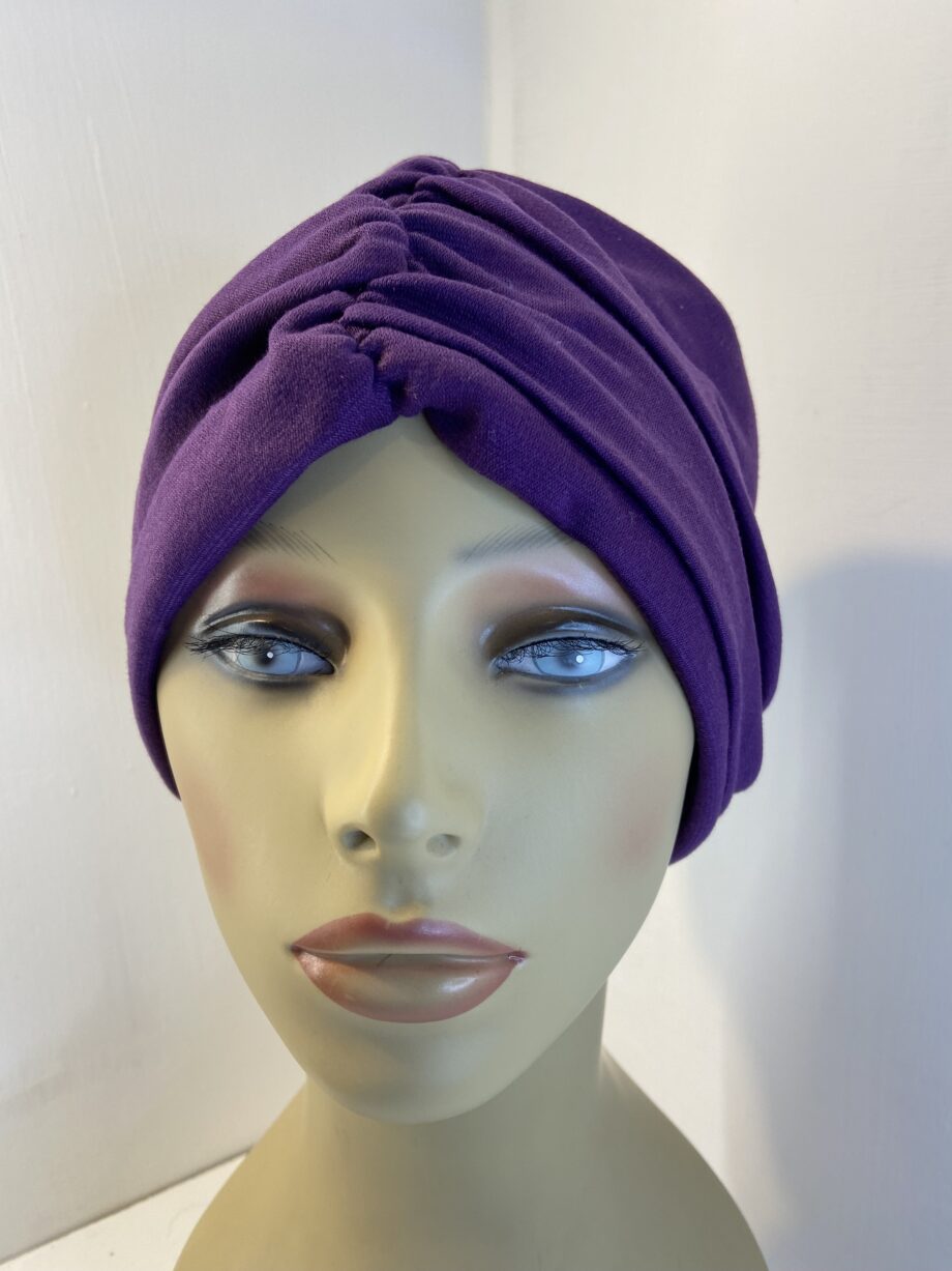 Purple warm hat. 121