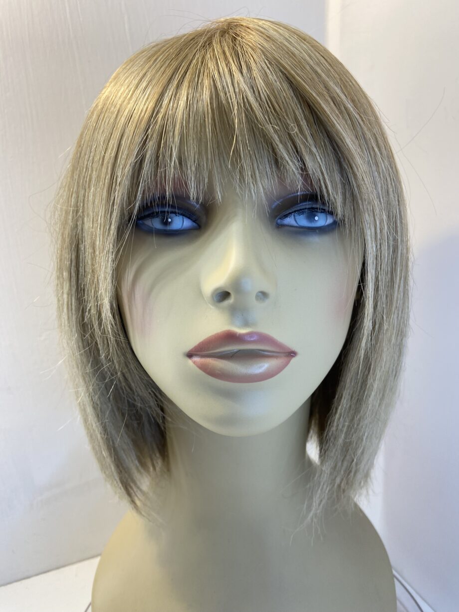Amore blonde beautiful wig. Blms602