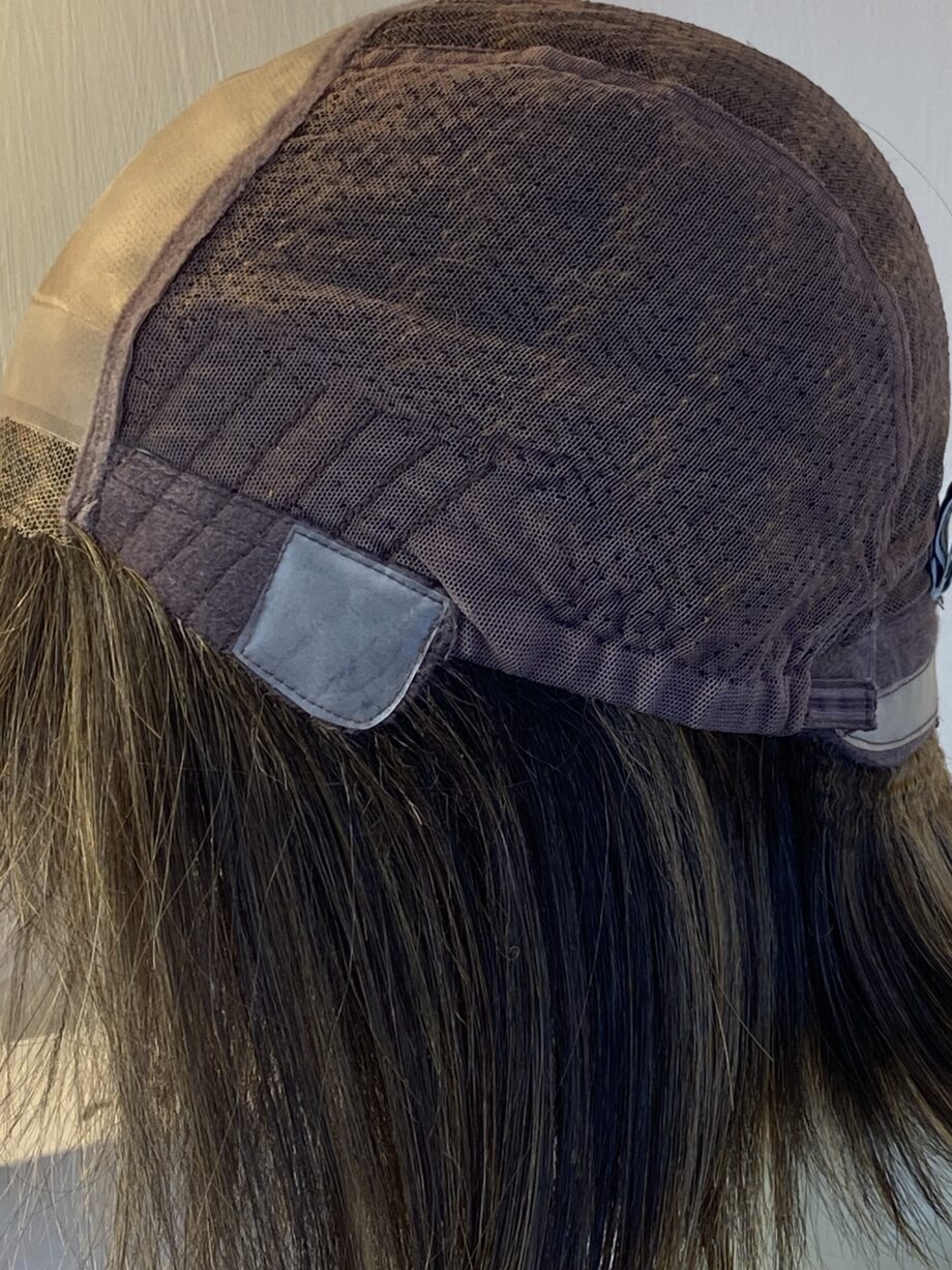 Feathers brown wig. Bbrms482