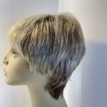 Short blonde rooted wig. Blss606